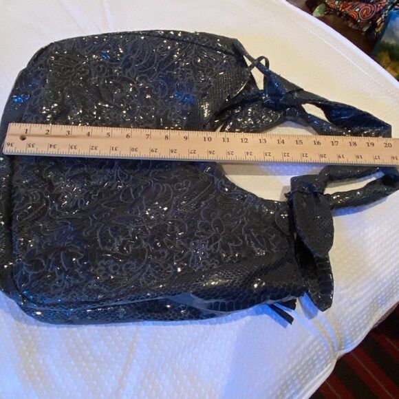 1101 1990s Squared By Sondra Roberts Hobo Bag Embossed Navy Leather New - Picture 11 of 13